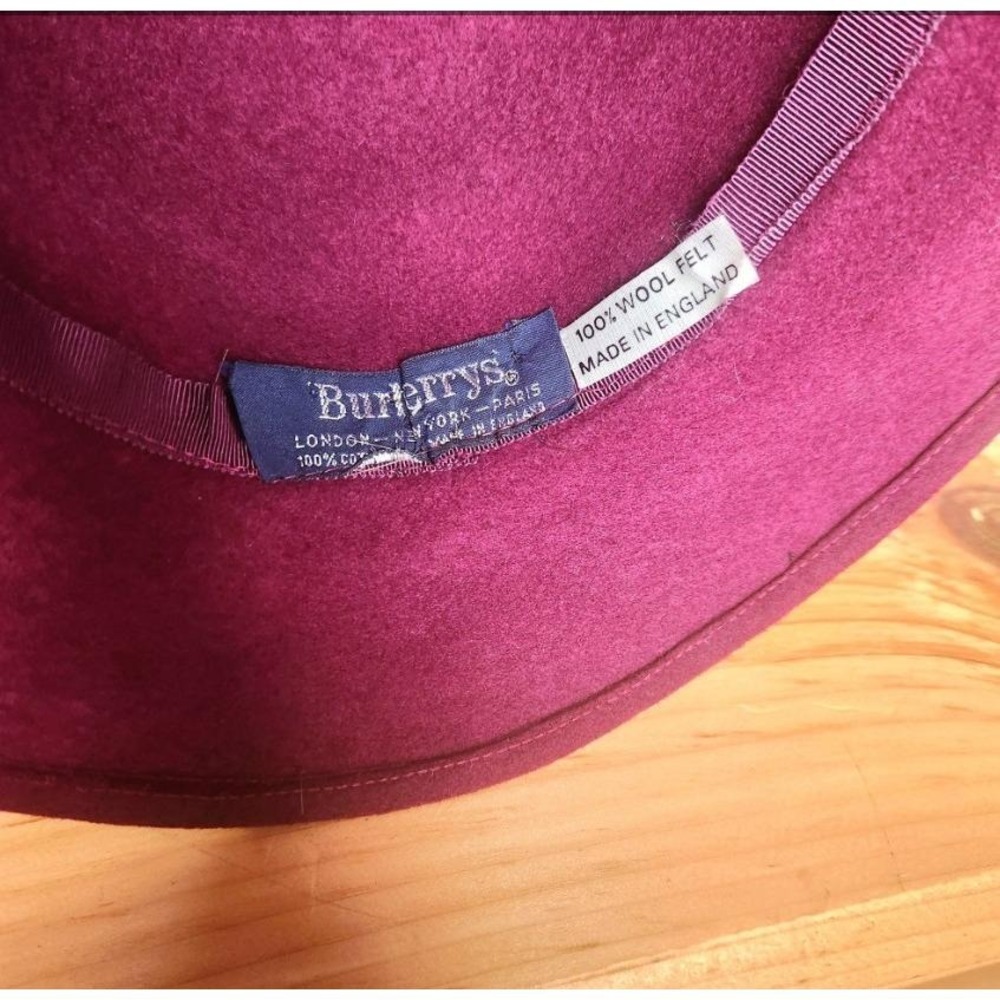 Vintage Burberrys Magenta Purple 100% Wool Felt Cloche Hat Made in England Box - Picture 9 of 9